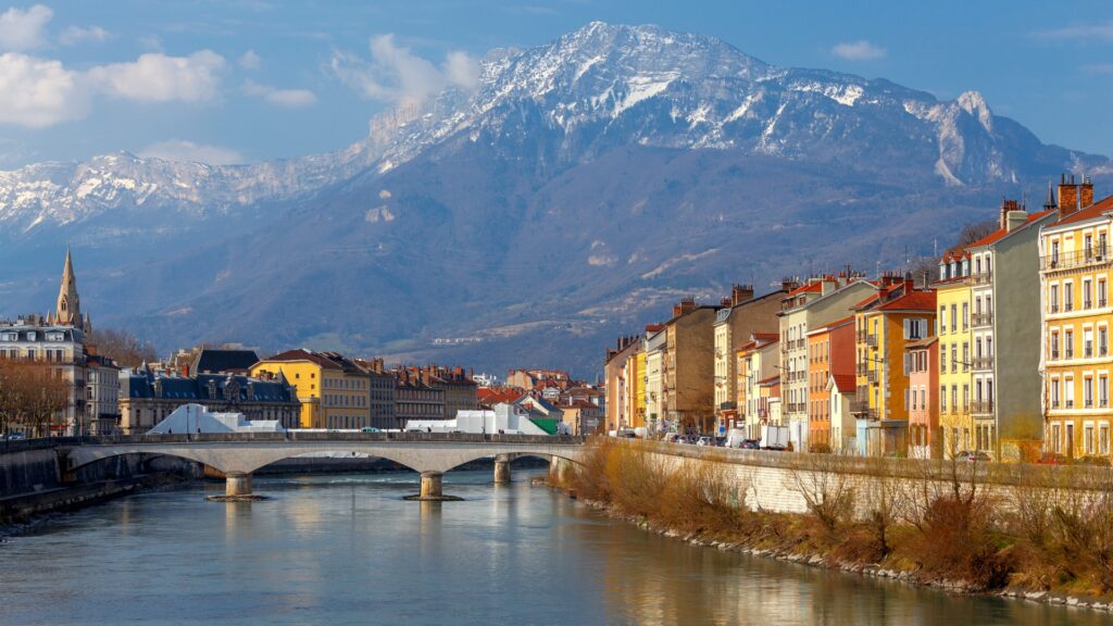 grenoble the city embankment picture id961923674